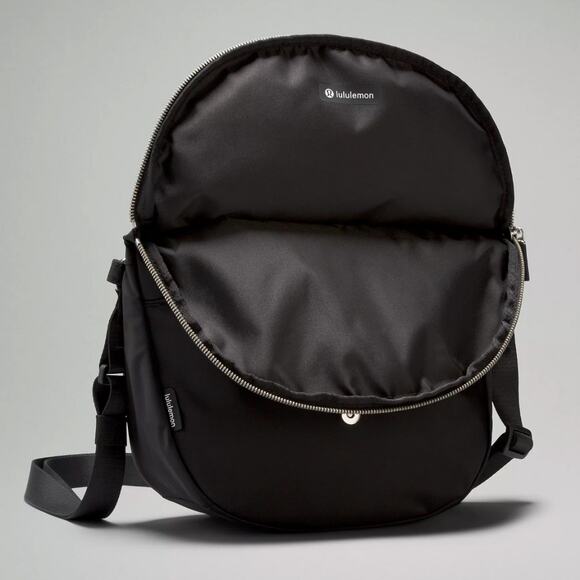 NEW Lululemon All Night Festival Crossbody Belt Bag 5L - Black/Silver - Picture 2 of 4